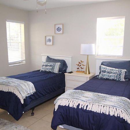 Naples Park Oasis - Cozy Two Bedroom Apartment Extérieur photo