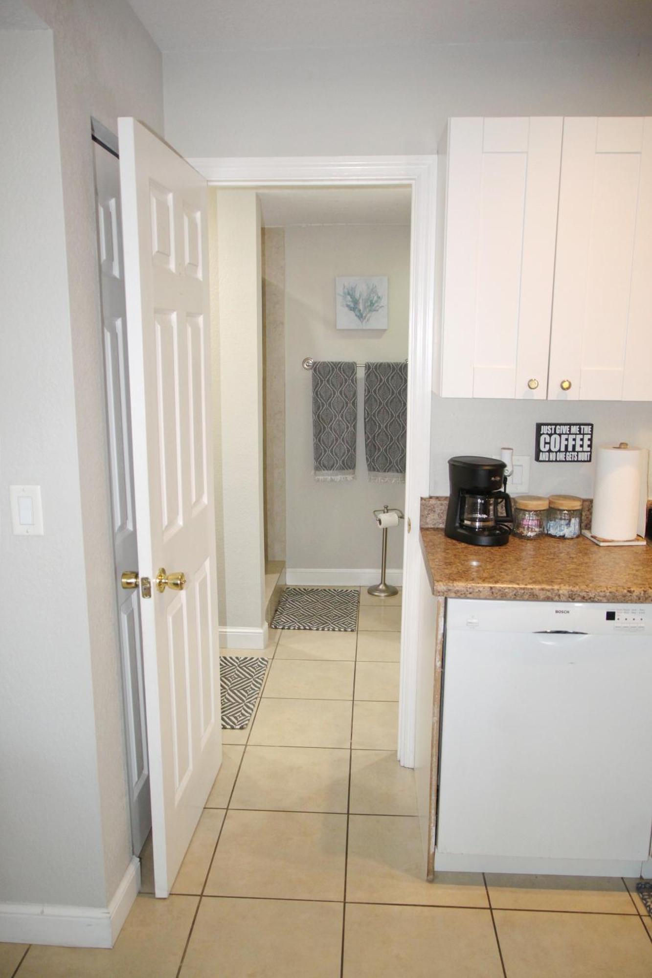 Naples Park Oasis - Cozy Two Bedroom Apartment Extérieur photo